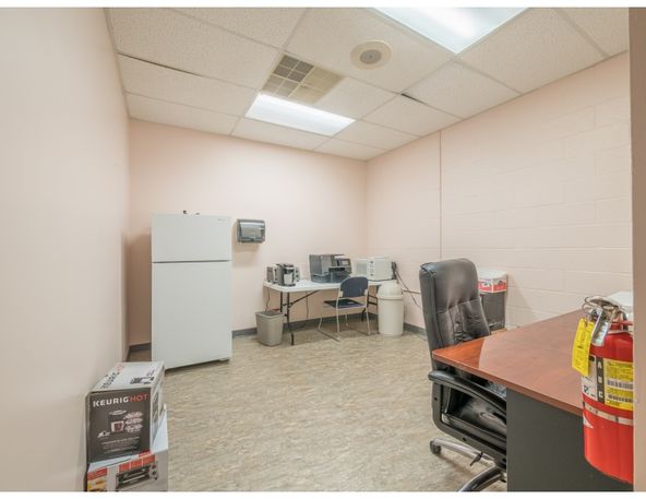 Prime Ventura Retail : 4051 E. Main Street, Ventura, CA 93003